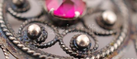Ezüst bross 9 rubinnal. 14,6 g d: 45 mm / Silver broche with 9 rubys 14,6 g d: 45 mm