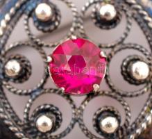 Ezüst bross 9 rubinnal. 14,6 g d: 45 mm / Silver broche with 9 rubys 14,6 g d: 45 mm