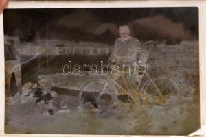 cca 1940-45 Vegyes, nagy részt katonai témájú negatívok  valószínűleg Oroszországból Borsay János ha...