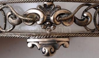 Jelzett angol ezüstözött füles kínáló, tejüveg betéttel, hibátlan, m:11 cm, d:13 cm