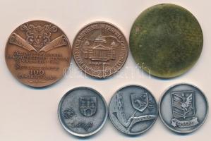 6db klf emlékérem, közte ~1960. "Egy napot Pécsért" aranyozott fém emlékérem (47,5mm), val...