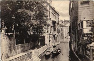 Venice, Venezia; Rio delle Erbe, Palazzo Van-Axel (EK)