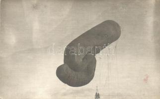 1916 Megfigyelő léggömb emelkedés közben / WWI K.u.K. military, scouting ballon, photo