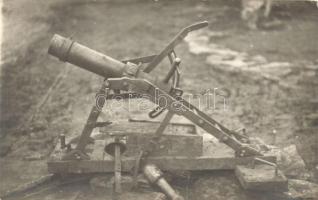 Orosz aknavető, zsákmányolta 1916. március 30-án a 16. honvéd gyalogezred 11. százada. Harctér 1915-1916 Dvorszky Ede / WWI K.u.K. military, captured mortar, photo