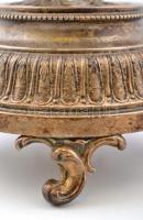 Aufsatz szarvas figurával, alpakka, csiszolt üveggel, apró csorbával, m: 22 cm, d:15 cm