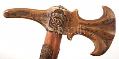 1933 Jamboree réz fokos bottal és túrajelvényekkel (25 db), m:90 cm / Antique Walking Stick with  me...