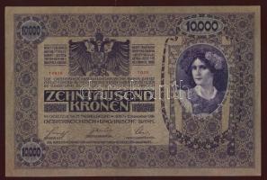 1918. 10.000K piros "Magyarország" körbélyegzővel T:II+ Csak egyszer hajtva!
