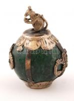 Jáde kő, egeres fém foglalatban, m: 5 cm