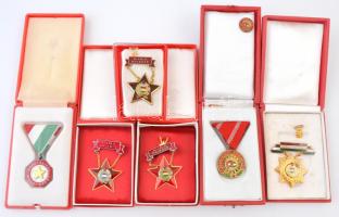 6db-os vegyes szocialista kitüntetés tétel, 4db klf "Kiváló Dolgozó", továbbá DN "Gyermekekért Érdemérem" zománcozott fém kitüntetés, miniatűrrel, eredeti tokban, DN "Szocialista Kultúráért" zománcozott fém kitüntetés eredeti tokban T:2