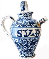 cca 1700 itáliai szirupos füles kancsó, ónmázas festett majolika,  "sv-d-pomis" (patikai almaecet) felirattal sérült, ragasztott, m:28 cm / Italian apple syrup jug from XVIIIth century. Lead-glaze painted majolica. With small damages.