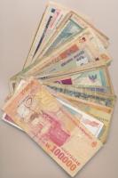 Vegyes bankjegy tétel a világ minden tájáról, több Európán kívüli országból, közte hondurasi, indoné...