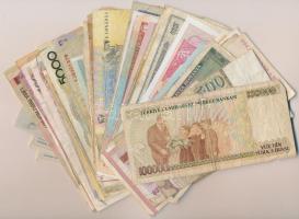 Vegyes bankjegy tétel a világ minden tájáról, közte NDK, afgán, angolai és észt bankjegyek (~81x) + ...