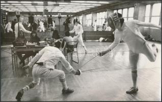 1969  Baráti Hadseregek Vívóbajnoksága Tata, Olimpiai edzőtábor programfüzet, 4 db fotóval