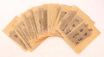 ,,Dóra jelenti" című mozifilm 26 jelenete negatívokon (ezekből készültek a mozik előcsarnokában...