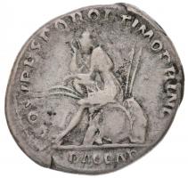 Római Birodalom / Róma / Traianus 103-111. Denár Ag (3,52g) T:2 / 
Roman Empire / Rome / Trajan 103...