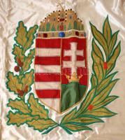 Tölgyfalombokkal övezett címeres nagyméretű selyem hadi zászló / large Hungarian military flag with ...