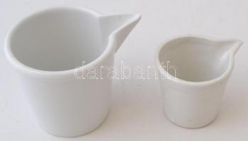 Zsolnay patikai mérőedény (2 db), 50gr, 200 gr, csak egy jelzett, egyik restaurált másikon apró lepa...