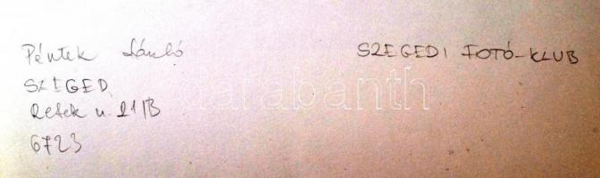 cca 1980 Péntek László: Cím nélkül, feliratozott vintage fotóművészeti alkotás, 26x17 cm, 40x30 cm-e...