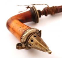 Díszes női tajtékpipa, ezüst (Ag.) szerelékkel, mesterjeggyel (N.S. P.K), 17×7 cm /

Ornated women...