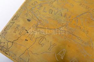 1943 Oroszországi emlék. Réz doboz belekarcolva a magyar csapatok vonulásának útvonala, térkép és a ...