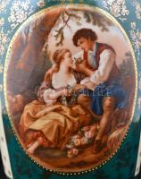 Victoria Austria szerelmi jelenetes váza, matricás, jelzett, karcolásokkal, m:37 cm