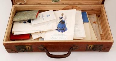 Nagy böröndnyi szabadkőművességgel kapcsolatos nyomtatvány. Nagyrészt háború utáni, de vannak benne ...