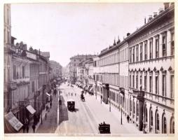 cca 1890 Milano és Padova 30 db nagyméretű keménytáblás városképes fotót tartalmazó fotó album, igén...