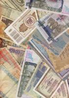 Vegyes világ bankjegy tétel, 66db magyar és 35db külföldi T:II,III,IV