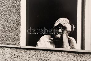 cca Zsigri Oszkár (1933-?): Tétlenül a nagyvárosban, jelzés nélküli vintage fotóművészeti alkotás a ...