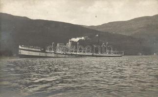 1916 Spitalschiff / A  Tirol kórházhajó aknára futása után / K.u.K. Kriegsmarine, healthcare ship after hitting a shell, photo