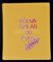 Dénes György: Bódvaszilas 700 éves. Miskolc, 1978, Miskolci Miniatűr Könyvgyűjtők Klubja. Minikönyv, 1. számú sorszámozott példány, készült 800 példányban. Vászonkötésben, jó állapotban.