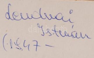 Lendvai István (1947- ): Középület-építő, bronz kisplasztika, jelzett, talapzaton, m: 15,5 cm