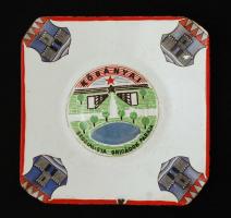 "Kőbányai Szocialista Brigádok Parkja" feliratú zománcozott fém hamutartó, lepattanásokkal, 15×15 cm