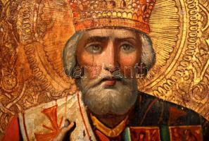 cca 1850 Ismeretlen orosz ikon festő: Szent Miklós, tojás tempera, fa tábla, javított, kopott, jelzé...