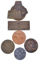 Vegyes: 6db klf katonai témájú plakett, közte Románia DN "Román Szocialista Köztársaság - Katonai Akadémia" Br plakett (48x114mm), Lengyelország 1985. "A győzelem 40. évfordulója / 1945 május 9. - 1985" kétoldalas Br plakett (70mm) T:2,2- Mixed: 6pcs of diff military themed plaques, including Romania ND "Socialist Republic of Romania - Military Academy" Br plaque (48x114mm), Poland 1985. "40th Anniversary of the Victory / 1945 May 9th - 1985" double sided Br plaque (70mm) C:XF,VF