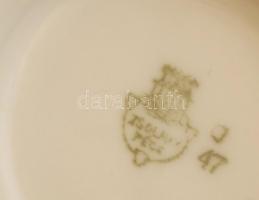 Zsolnay virágmintás porcelán tejkiöntő, matricás, hibátlan, jelzett, m: 10 cm