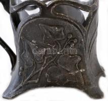 Szecessziós ón pohártartó csésze, pótolt üveg pohárral, jelzett (A.K.& C), kopott, m:7,5 cm