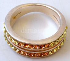 Ezüst(Ag) gyűrű kétsoros köves díszítéssel, jelzett, porcelán ékszertartóban, méret: 56, br: 7,3 g