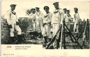 K.u.K. haditengerészek pihenő idő közben szárazföldön / Pola, Während der Ruhezeit / K.u.K. mariners