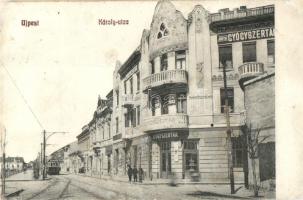 Budapest IV. Újpest, Károly utca, Angyal gyógyszertár, zeneiskola, villamos, kiadja Selley Károly (r)