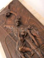 Holló Barnabás (1865 - 1917): Életmentő tűzoltó 1904.
Bronz falikép, jelzett, márvány talapzaton, 3...