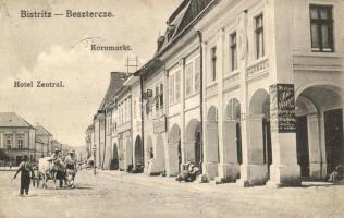 Beszterce, Bistritz, Bistrita; Központi szálloda, Búzasor, gyógyszertár, M. Binder üzlete / hotel, square, pharmacy, shop (r)