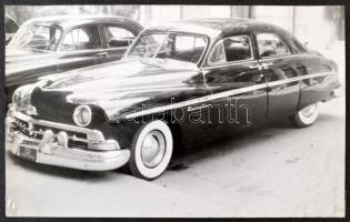 cca 1940-60 Amerikai autók fotói albumba rendezve, nagy méretűek, jó állapotban, 34db, 12x16cm