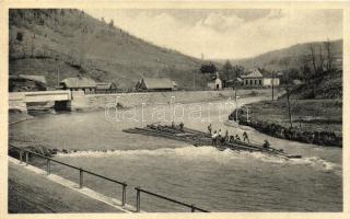 Kőrösmező, Jasina; Tutajozás a Tiszán / rafting on the river