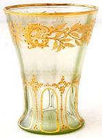 cca 1900 irizáló dísz pohár, formába fújt, festett aranyozással, nagyon apró csorbával, jelzés nélkül, m:10 cm