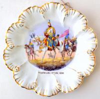 cca 1900 Tausek Ferencz Budapest 5+1 db. Milléniumi-emlék 1896 tányér, matricás, jelzett, kopásokkal...