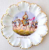 cca 1900 Tausek Ferencz Budapest 5+1 db. Milléniumi-emlék 1896 tányér, matricás, jelzett, kopásokkal...