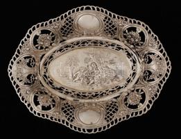 Ezüst (Ag.) áttört antik kínálókosár puttós jelenettel, jelzett, mesterjeggyel,(BP), nettó: 336 g, 27×21 cm. / Antique silver basket with puttos.