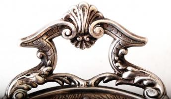 Ezüst füles kínáló, trébelt, poncolt, Ag., nettó: 392gr, Jelzett: Bécs, 1872-1922 között használt fé...