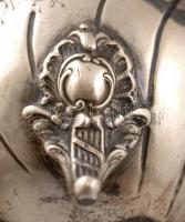 Ezüst (Ag.)  kávékiöntő, csavart, öblös test, trébelt, fülön csont gyűrű díszitéssel,nettó: 480gr., ...